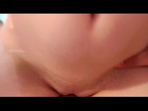 ❤️ Nire ahizparen gelan lo egiten eta horrela esnatu nintzen ❌ Porno gugan ☑