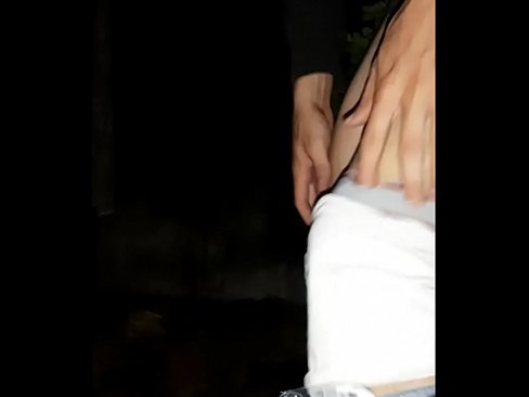 ❤️ Nire bizilagunak nire berrogeiaren hormara salto egin zuen ❌ Porno gugan ☑