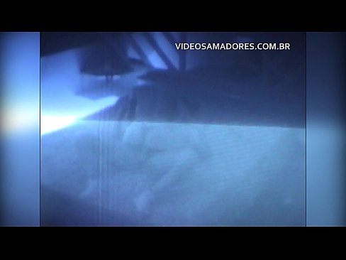 ❤️ Senarrak emazteari filmatzen dio bizilaguna eta makurtu bat dela jakiten du ❌ Porno gugan ☑